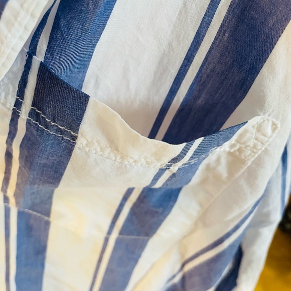 White & Blue Blouse XL Spring/Summer Style.- Free Natural Lip Balm with Purchase - Picture 4 of 4